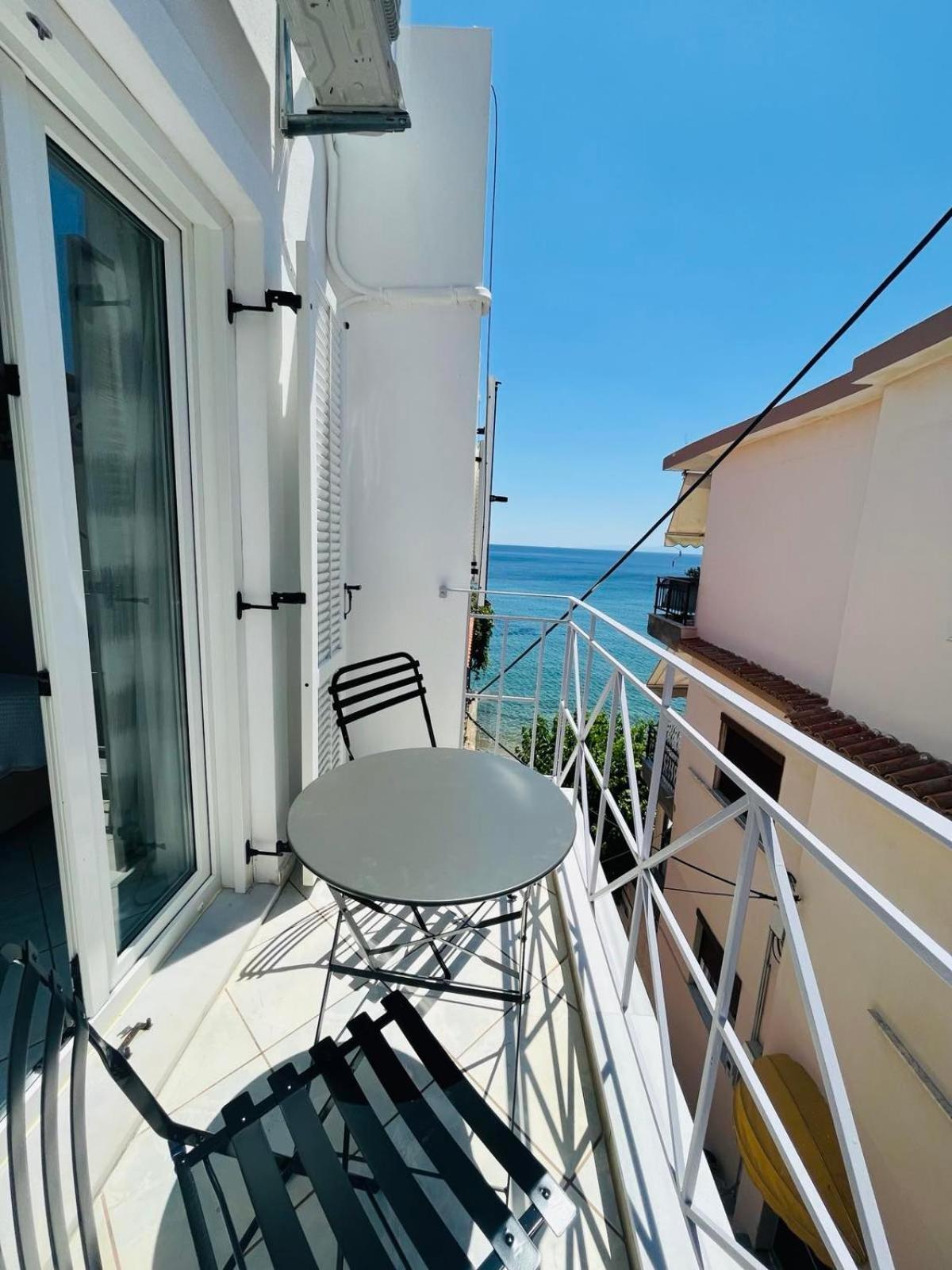 Ammoudeli Apartments Plomari Екстер'єр фото